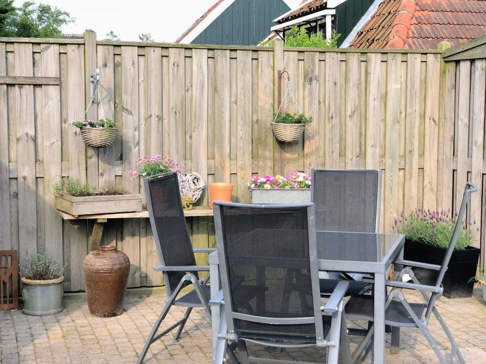 It Buthus Apartment Baaiduinen Exterior photo